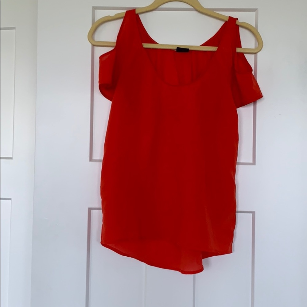 Red cold shoulder